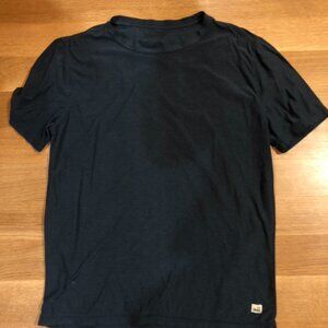Vuori mens shirt size M